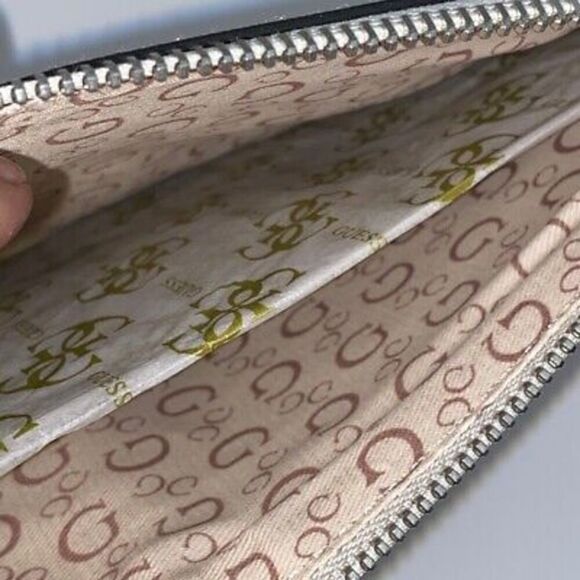 Guess Los Angeles Women's Gray Black Monogram Trim Slim Wristlet - Picture 6 of 9